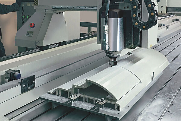 Bearbeiding av GRP-profiler - Fibrolux GmbH