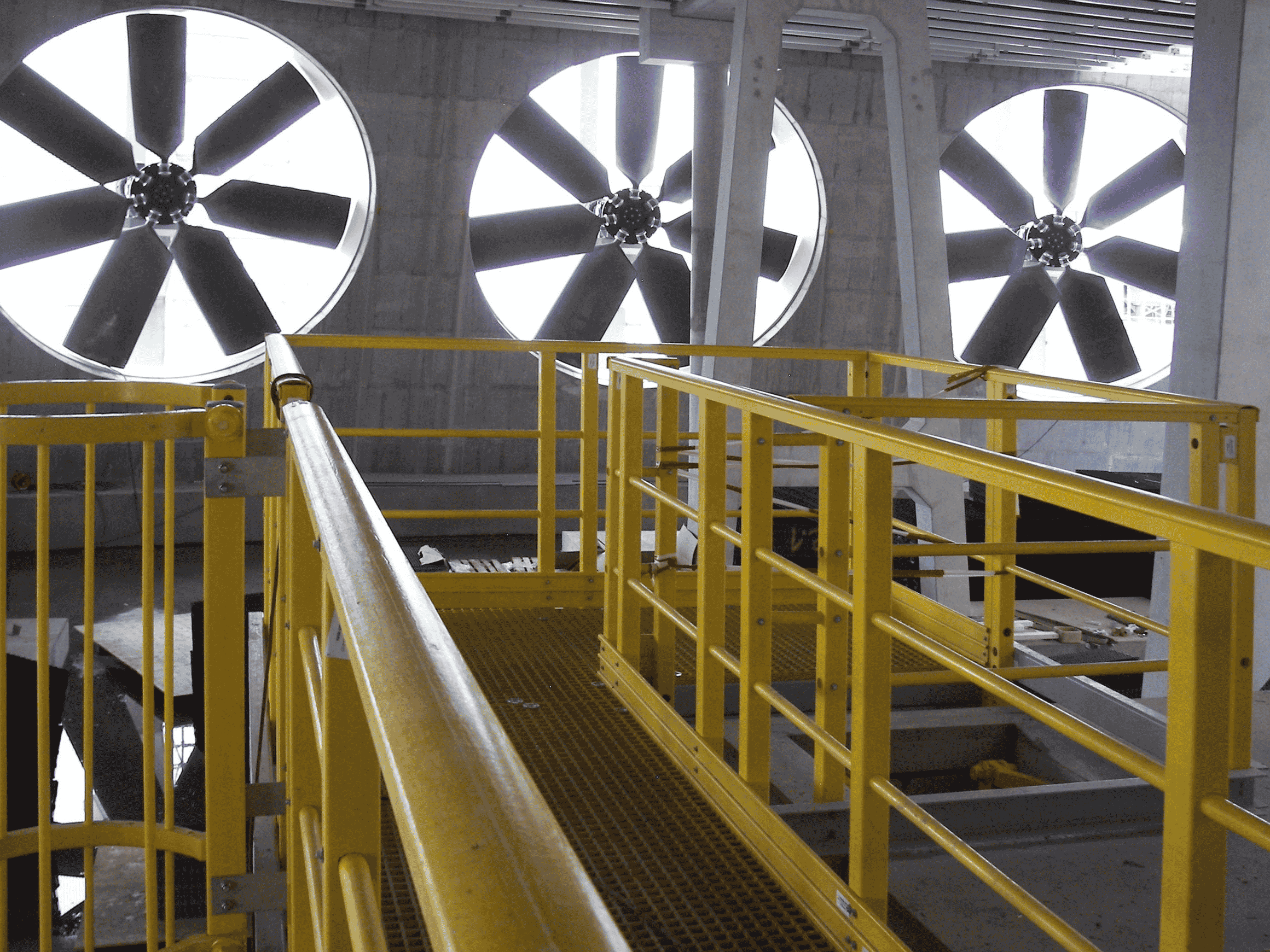 Torre de refrigeración de tiro natural en Karlsruhe, Alemania, escaleras, escalerillas, barandillas, plataformas (27 toneladas)