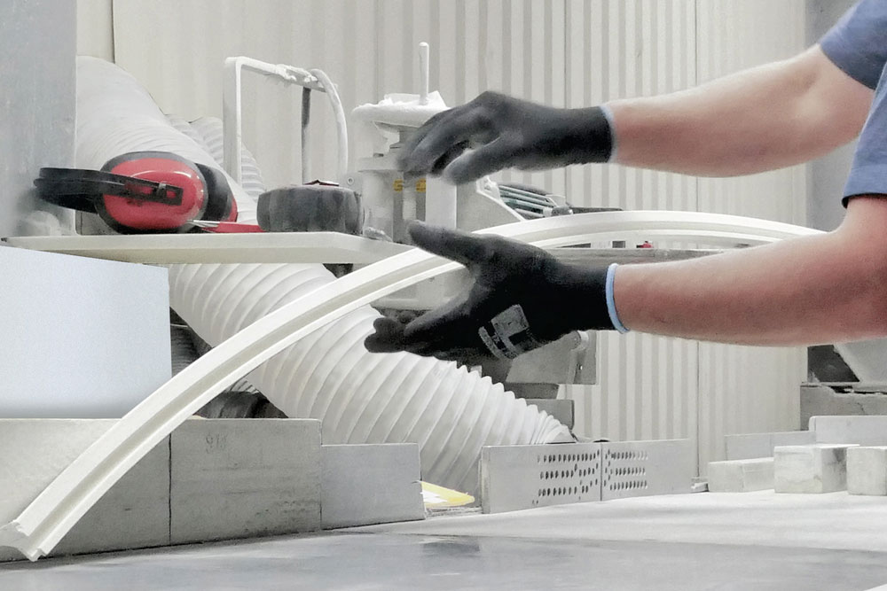 Zpracování profilů z GRP MultiBend - Fibrolux GmbH